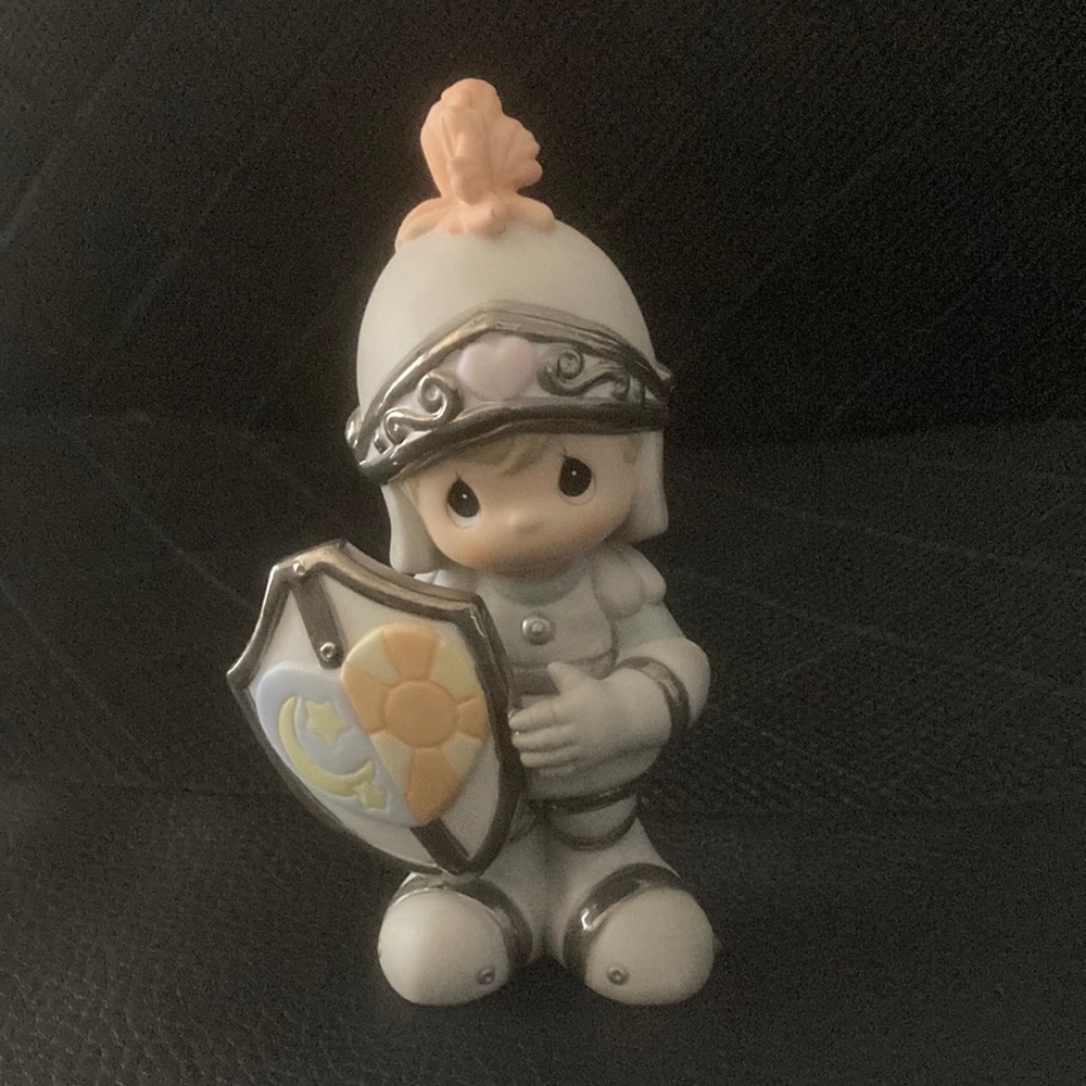 PRECIOUS MOMENTS “Knight in shining Armor” 2002 edition in perfect shape